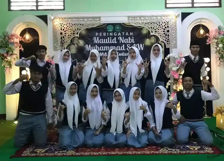 Peringatan Maulid Nabi Muhammad SAW yang diselenggarakan di SMA NU Kedung